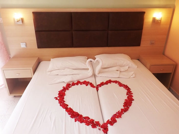 Imagen de la habitación del Hotel Leonidas and Studios. Foto 3