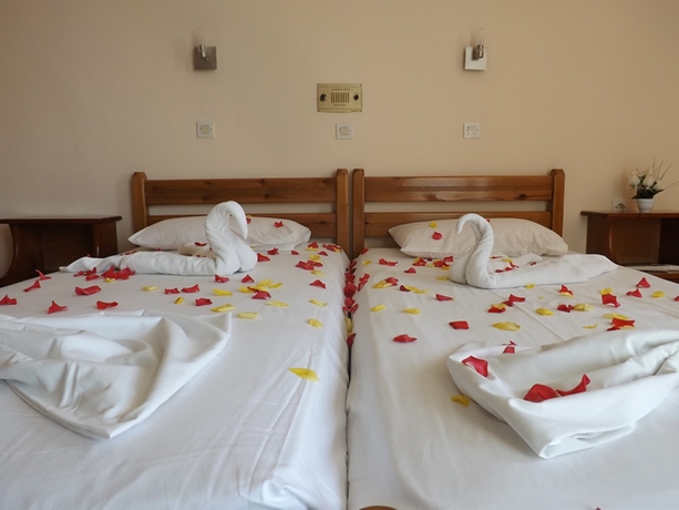 Imagen de la habitación del Hotel Leonidas and Studios. Foto 4