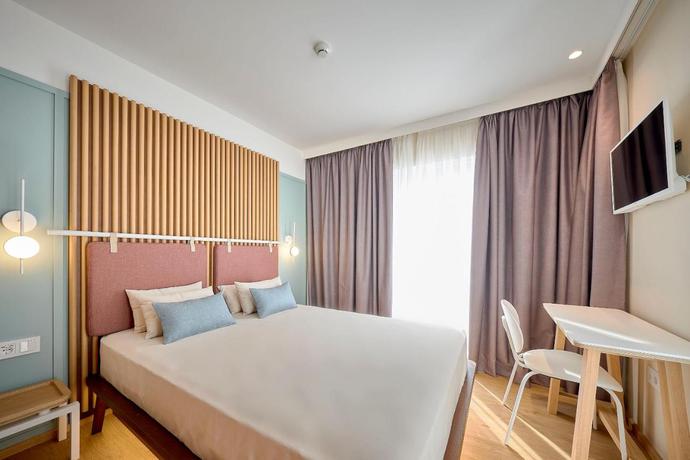 Imagen de la habitación del Hotel Leonor Conil. Foto 7