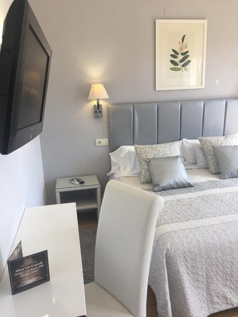 Imagen de la habitación del Hotel Leonor De Aquitania. Foto 7