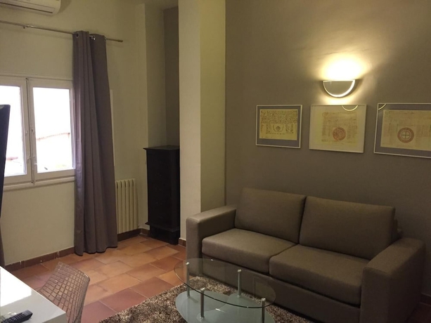 Imagen de la habitación del Hotel Leonor De Aquitania. Foto 8