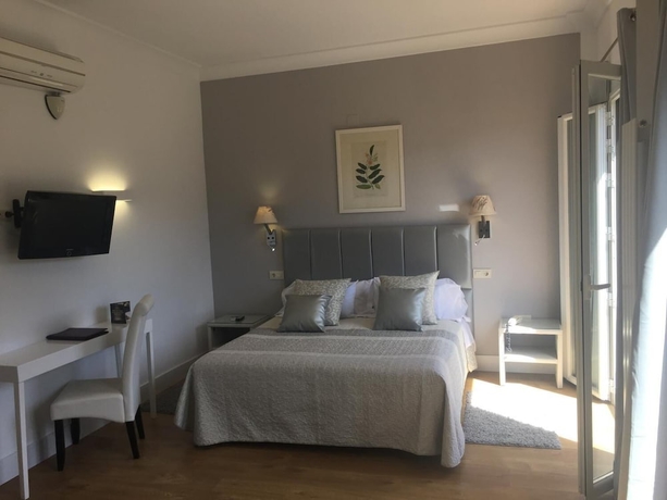 Imagen de la habitación del Hotel Leonor De Aquitania. Foto 10