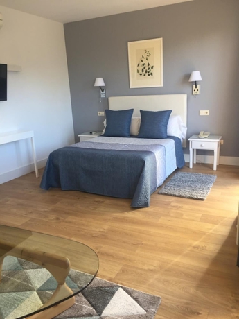 Imagen de la habitación del Hotel Leonor De Aquitania. Foto 11