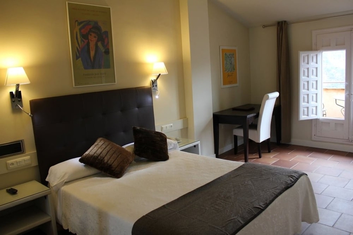 Imagen de la habitación del Hotel Leonor De Aquitania. Foto 15