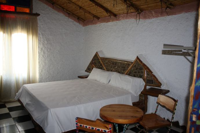 Imagen de la habitación del Hotel Leonor. Foto 19
