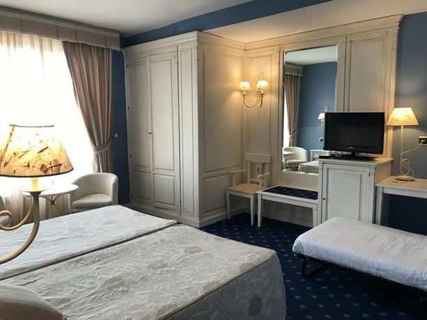 Imagen de la habitación del Hotel Leonor Mirón. Foto 6