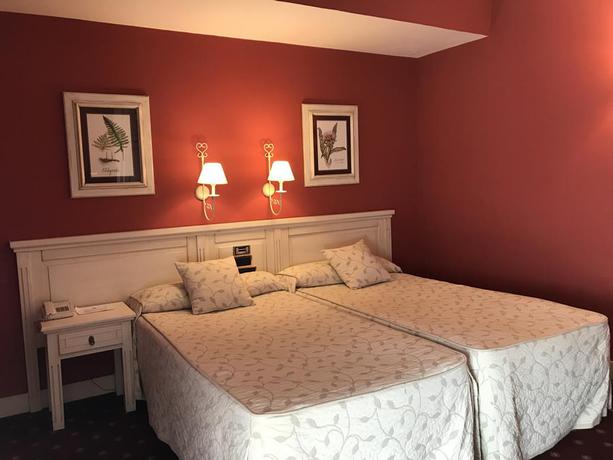 Imagen de la habitación del Hotel Leonor Mirón. Foto 7