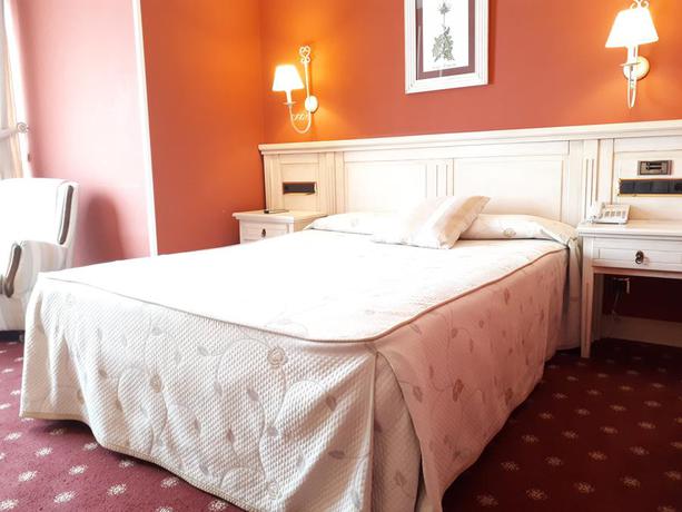 Imagen de la habitación del Hotel Leonor Mirón. Foto 9