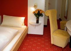 Imagen de la habitación del Hotel Leopold, Munich. Foto 2
