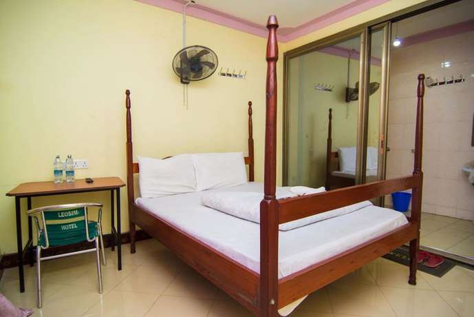 Imagen de la habitación del Hotel Leosim. Foto 4