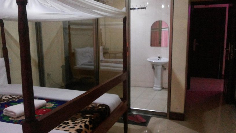 Imagen de la habitación del Hotel Leosim. Foto 6