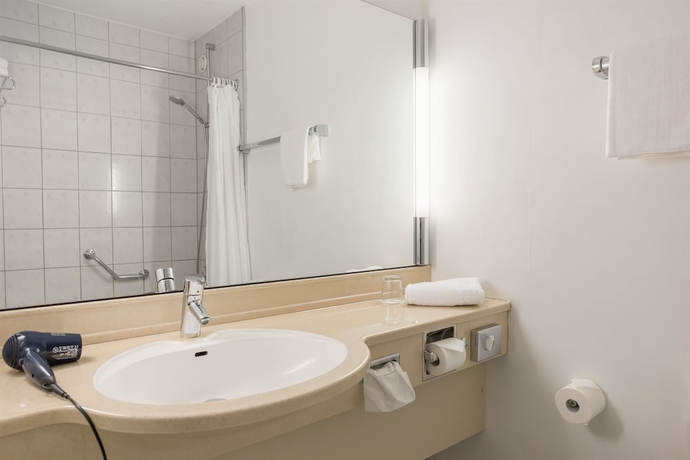 Imagen de la habitación del Hotel Leoso Ludwigshafen. Foto 15