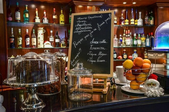Imagen del bar/restaurante del Hotel Lepanto Beach. Foto 14