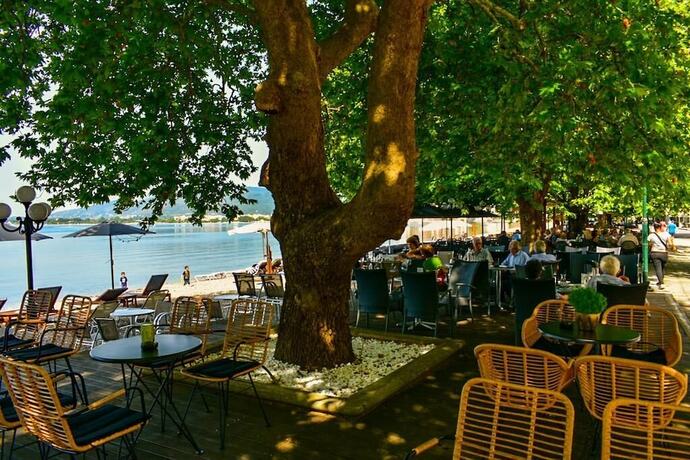 Imagen del bar/restaurante del Hotel Lepanto Beach. Foto 17