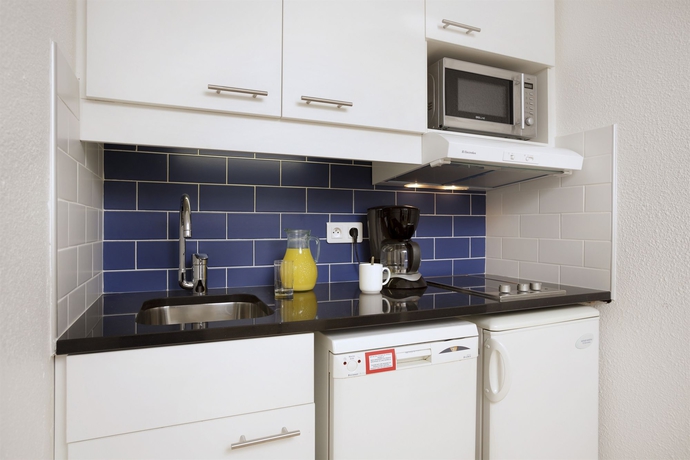 Imagen de la habitación del Hotel Lepoussin. Foto 4