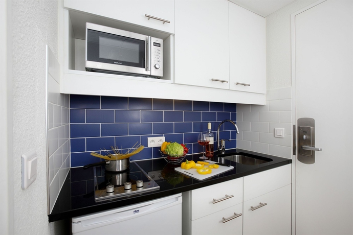 Imagen de la habitación del Hotel Lepoussin. Foto 8