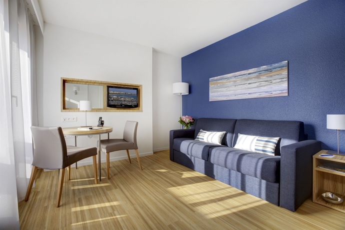 Imagen de los interiores del Hotel Lepoussin. Foto 16