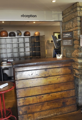 Imagen de los interiores del Hotel L'ermitage Cuisine-à-manger. Foto 19