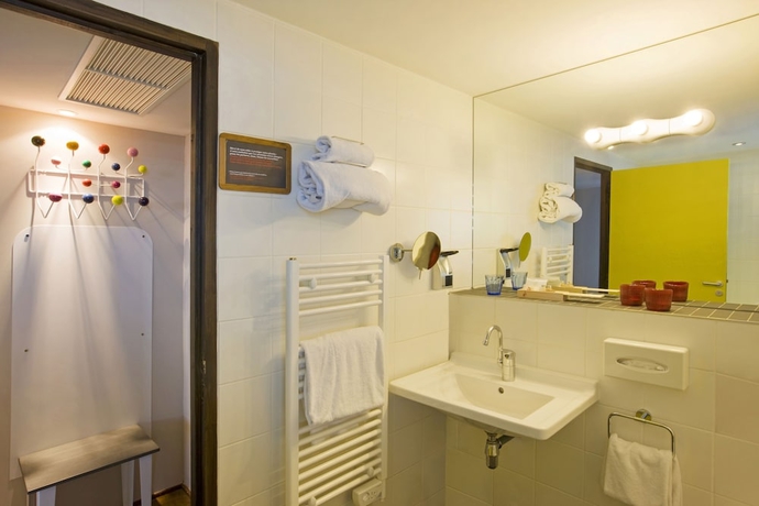 Imagen de la habitación del Hotel L'ermitage Cuisine-à-manger. Foto 16