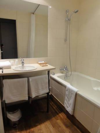 Imagen de la habitación del Hotel L'ermitage. Foto 4