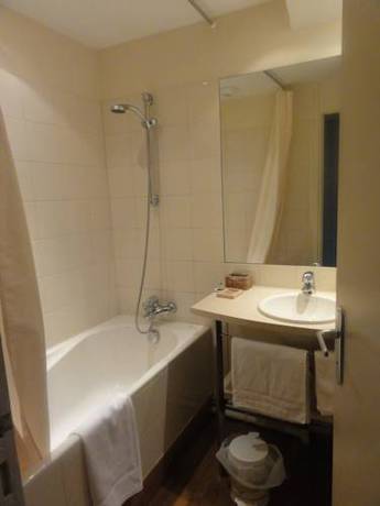 Imagen de la habitación del Hotel L'ermitage. Foto 11