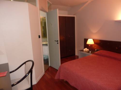 Imagen de la habitación del Hotel L'ermitage. Foto 16