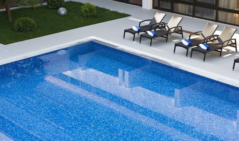 Imagen de la piscina del Hotel Lero. Foto 14