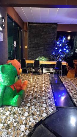 Imagen de los interiores del Hotel Lert Sri. Foto 17