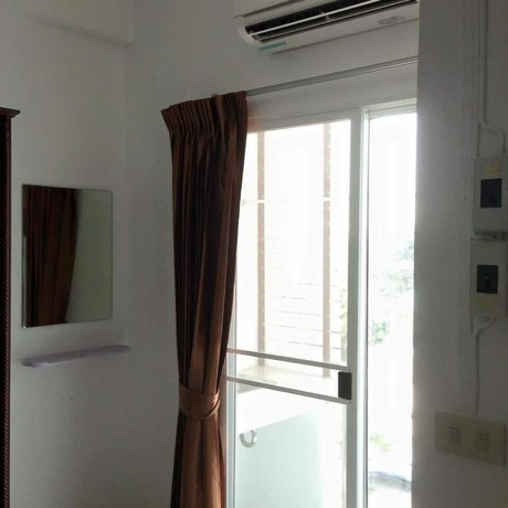 Imagen de los interiores del Hotel Lert Sri. Foto 19