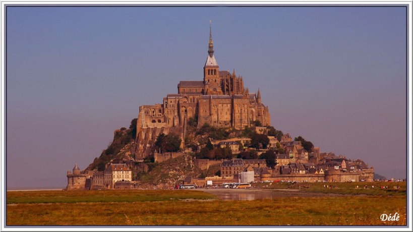 Imagen de los exteriores del Hotel Les 13 Assiettes. Foto 8