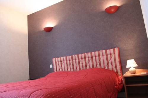 Imagen de la habitación del Hotel Les 3 Marchands. Foto 4