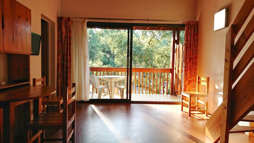 Imagen de la habitación del Hotel Les Acanthes. Foto 10