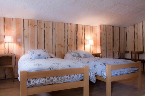 Imagen de la habitación del Hotel Les Agneaux. Foto 5