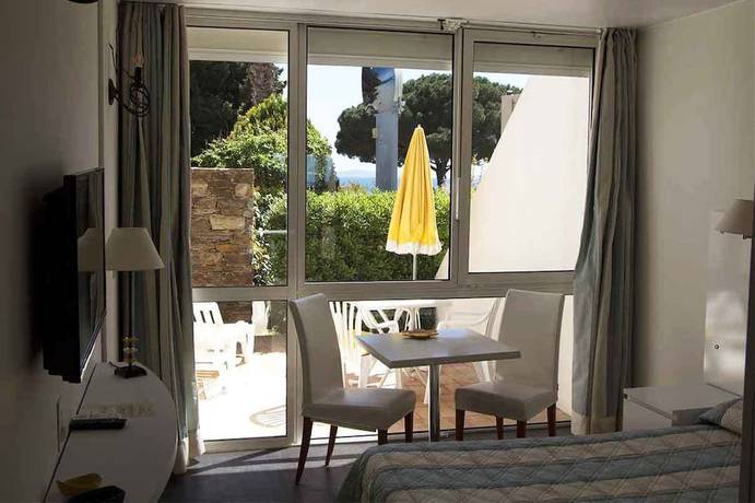 Imagen de la habitación del Hotel Les Alcyons. Foto 5