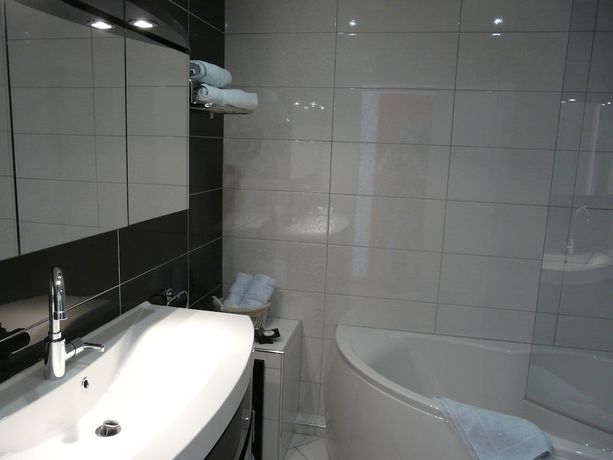 Imagen de la habitación del Hotel Les Alcyons. Foto 8