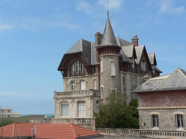 Imagen de los exteriores del Hotel Les Aliz&eacute;s, Biarritz. Foto 12