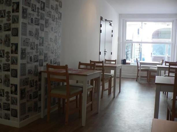 Imagen del bar/restaurante del Hotel Les Alizés. Foto 5