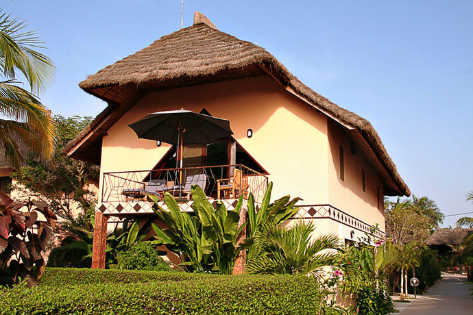 Imagen de los exteriores del Hotel Les Alizes Beach Resort. Foto 17