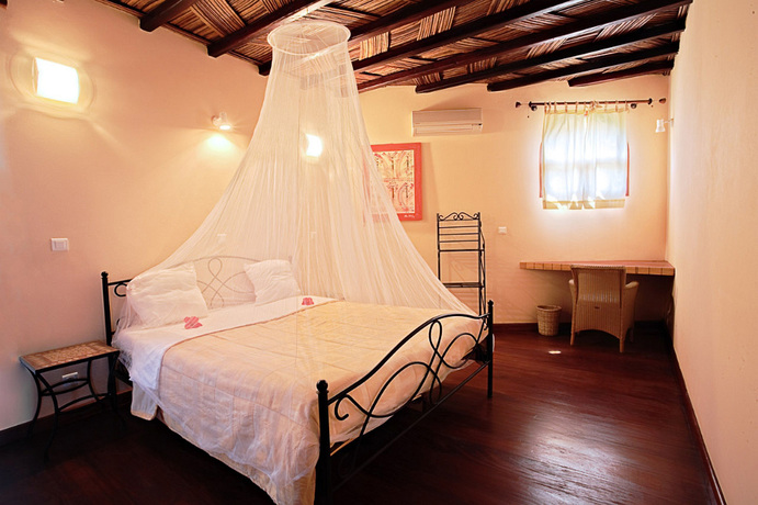 Imagen de la habitación del Hotel Les Alizes Beach Resort. Foto 11