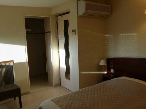 Imagen de la habitación del Hotel Les Alizes, PALAVAS-LES-FLOTS. Foto 4
