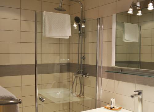 Imagen de la habitación del Hotel Les Alpes. Foto 9
