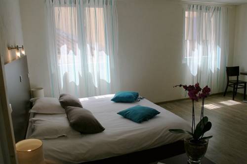 Imagen de la habitación del Hotel Les Alpes. Foto 10