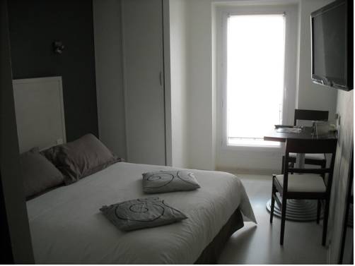Imagen de la habitación del Hotel Les Alpes. Foto 12