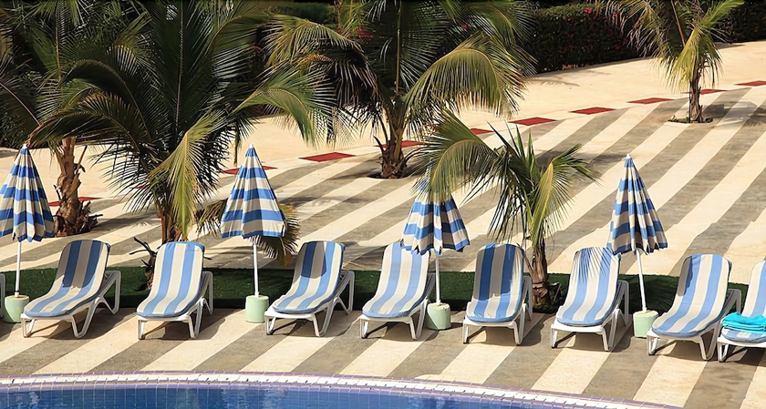 Imagen de la piscina del Hotel Les Amaryllis Saly. Foto 17