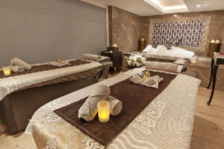 Imagen de la habitación del Hotel Les Ambassadeurs Marina. Foto 8