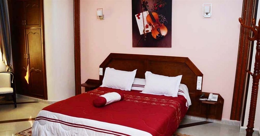 Imagen de la habitación del Hotel Les Ambassadeurs, Orán. Foto 2