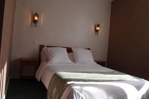 Imagen de la habitación del Hotel Les Ambassadeurs, SOUILLAC. Foto 4