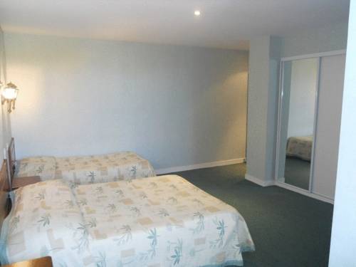 Imagen de la habitación del Hotel Les Ambassadeurs, SOUILLAC. Foto 9