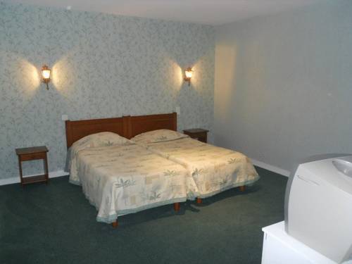 Imagen de la habitación del Hotel Les Ambassadeurs, SOUILLAC. Foto 10