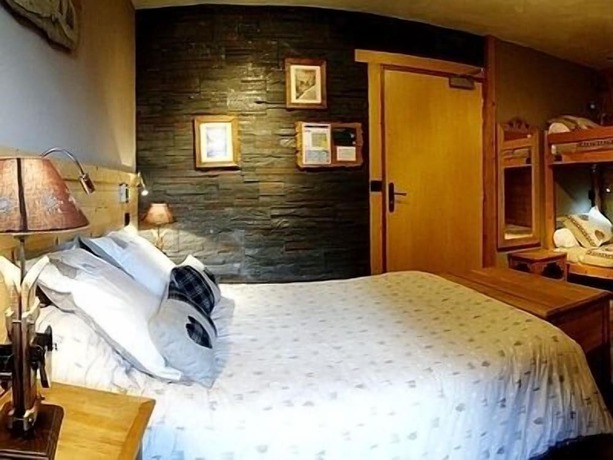 Imagen de la habitación del Hotel Les Ancolies. Foto 4